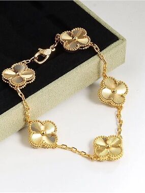 Gold Clover Bracelet - Women Jewelry